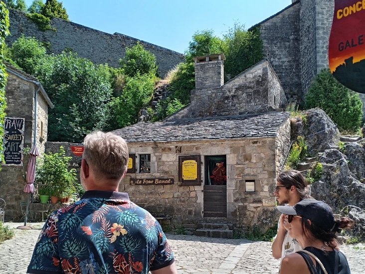 image représentant l’équipe de France Challenges lors d’une visite en séminaire